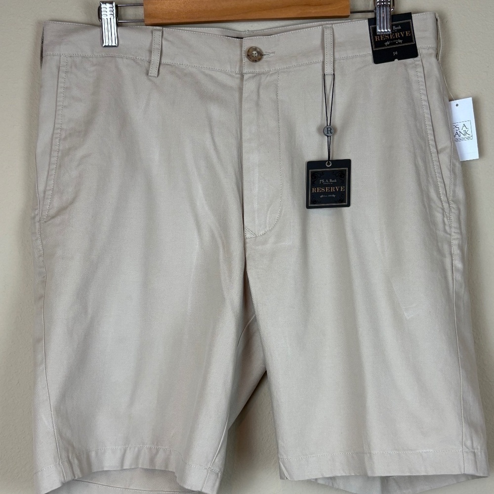 NWT Joseph A Bank Reserve Collection Men’s Khaki Flat Front Shorts; Size 34
